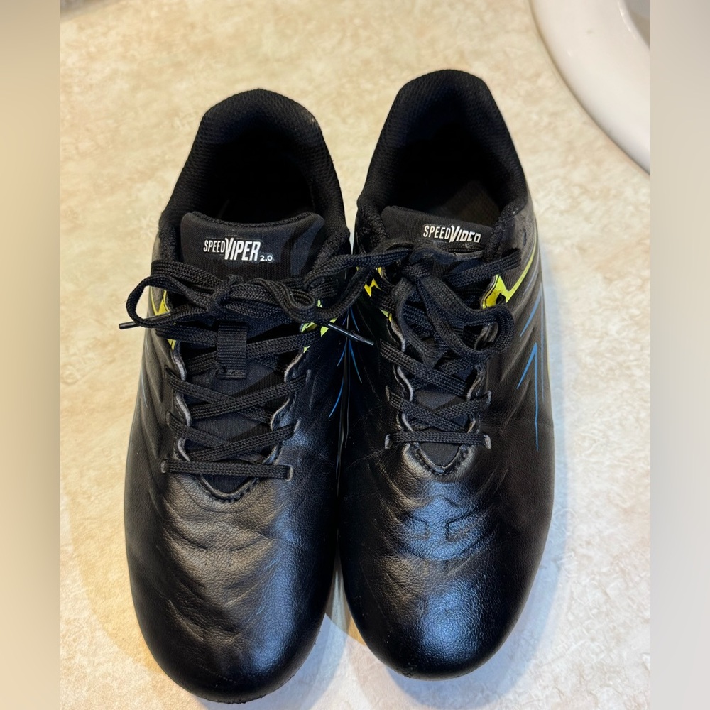 2.0 Black youth size 5.5 Shoes